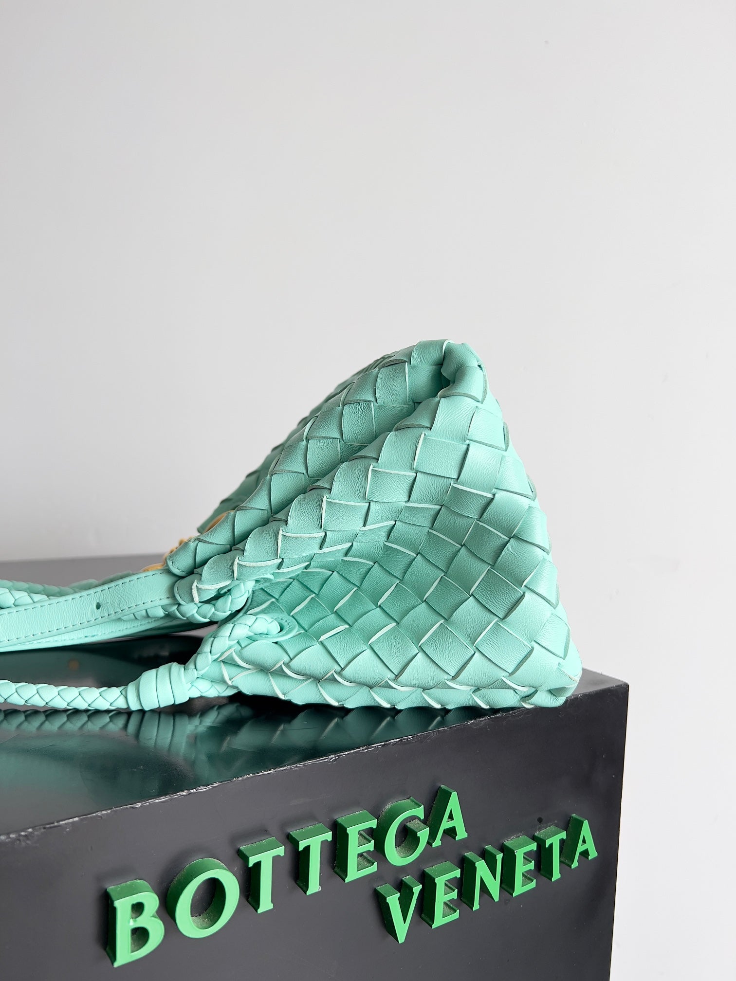 BV Small Parachute 21 Green Oasis Lammfell Ghw 