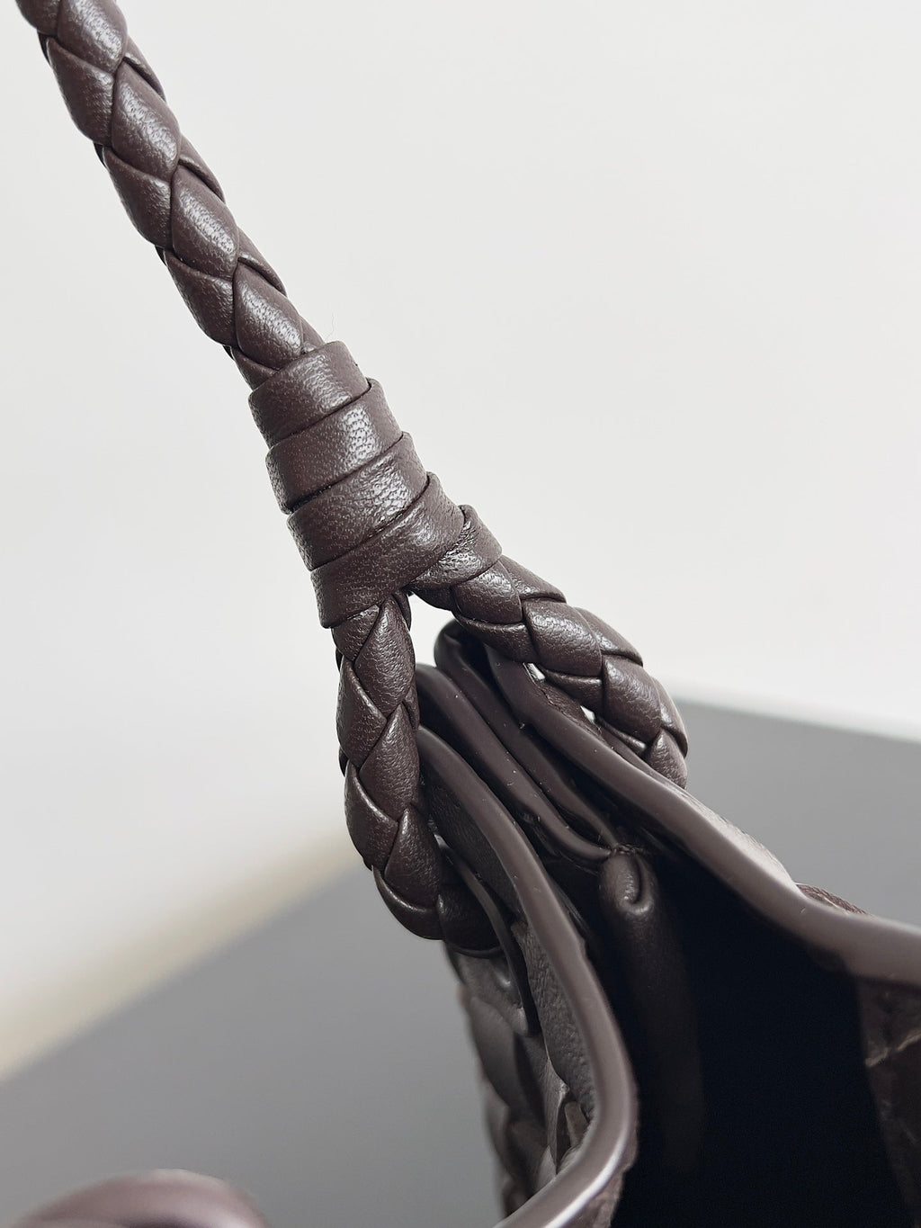 BV Small Parachute 21 Chocolate Lambskin Ghw 