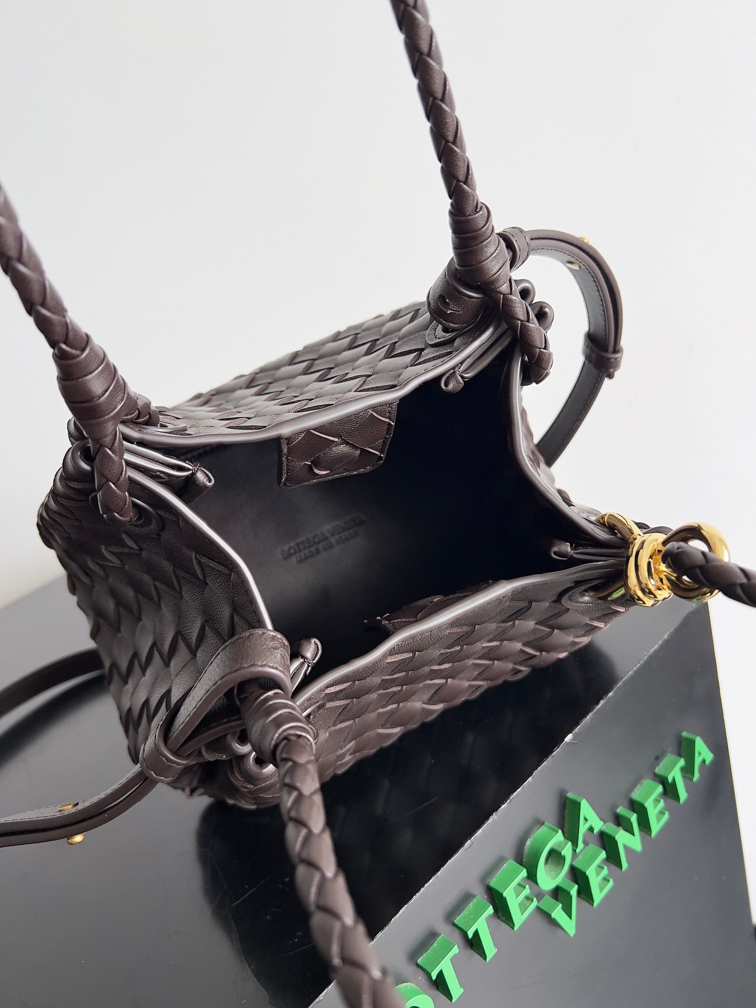 BV Small Parachute 21 Chocolate Lambskin Ghw 