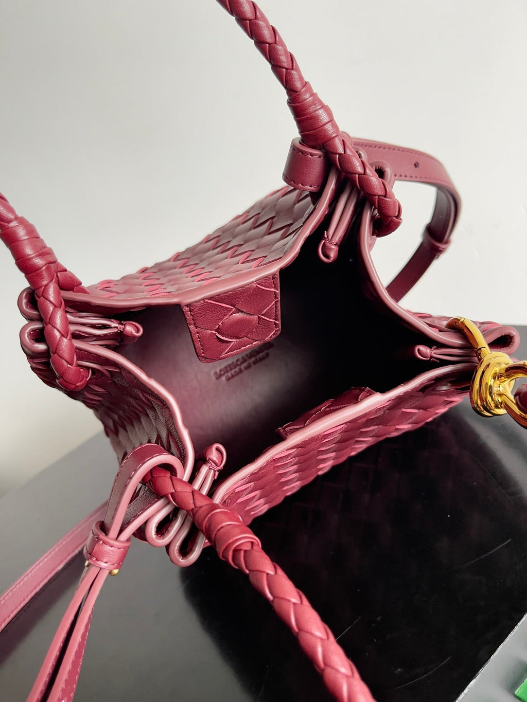 BV Small Parachute 21 Burgund Lammfell Ghw 