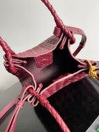 BV Small Parachute 21 Burgund Lammfell Ghw 