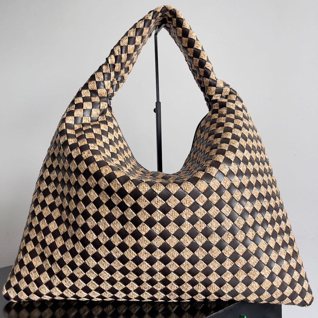 GROSSER HOP 54 IN BRAUNES KALBSLEDER UND BEIGE RAFFIA