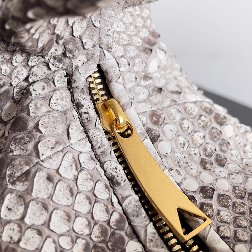 MINI JODIE 23 IN SCHLANGENMUSTER-KALBSLECK