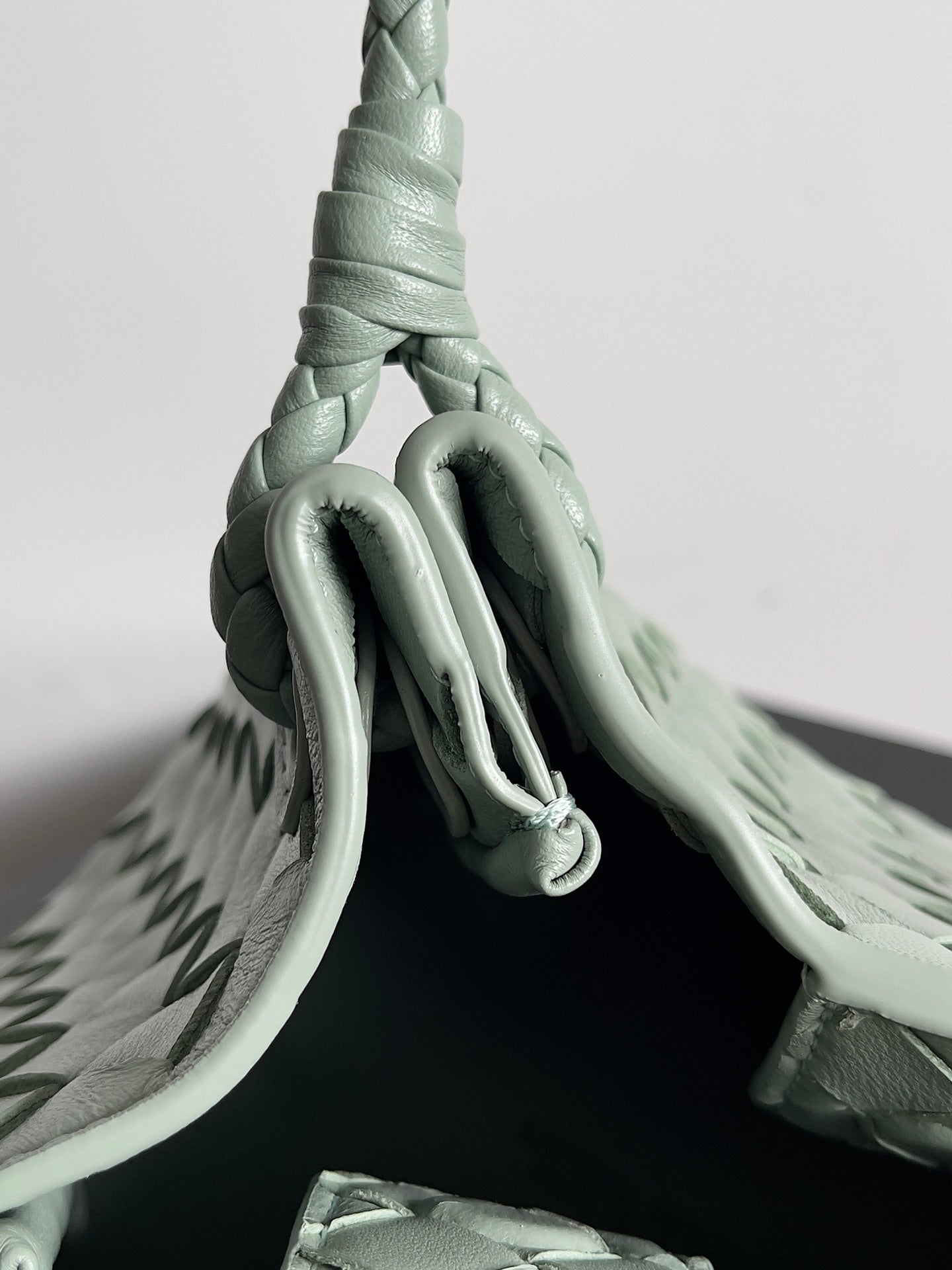 BV Small Parachute 21 Seafoam Lammfell Ghw 