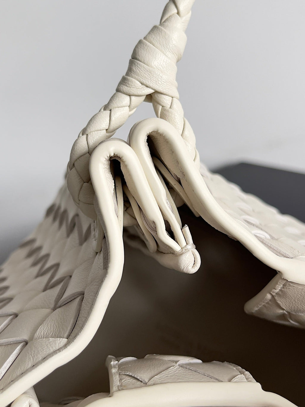 BV Small Parachute 21 Sea Salt Lammfell Ghw 