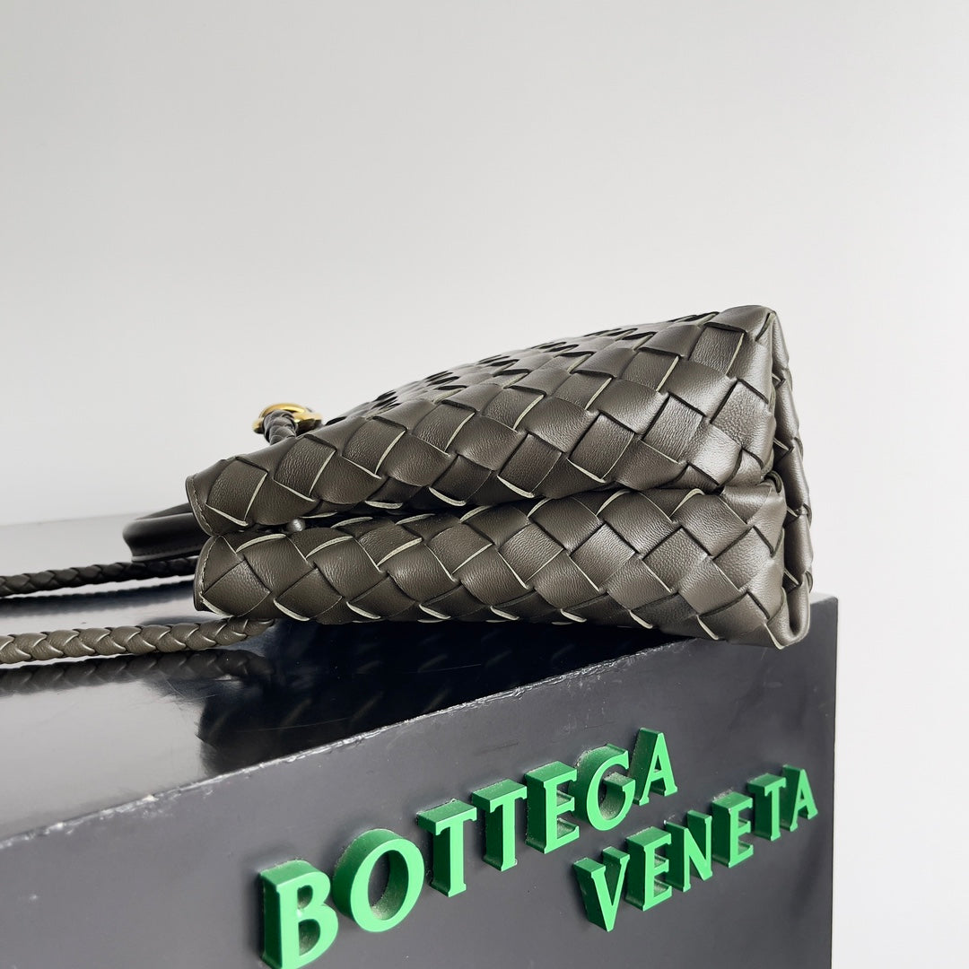 KLEINER ANDIAMO 25 AUS KAKI-LAMMFELL