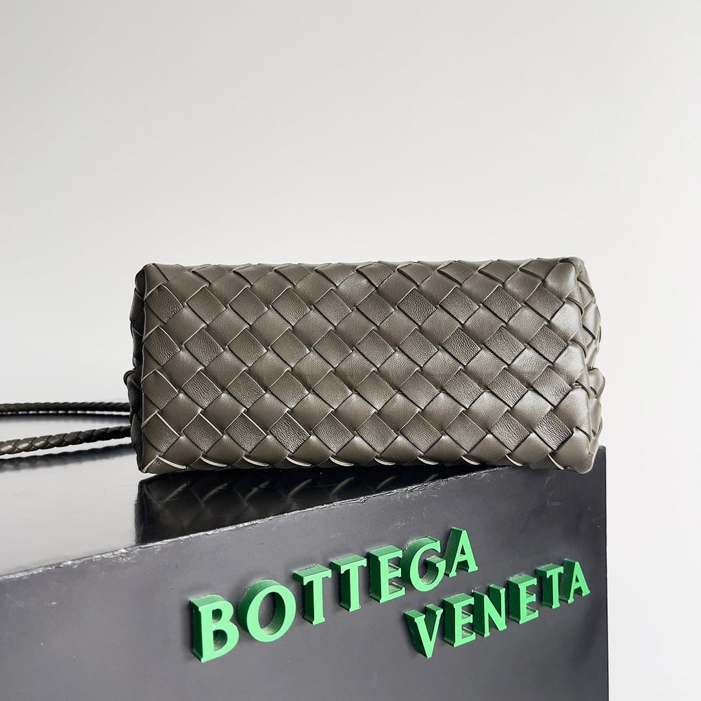 KLEINER ANDIAMO 25 AUS KAKI-LAMMFELL