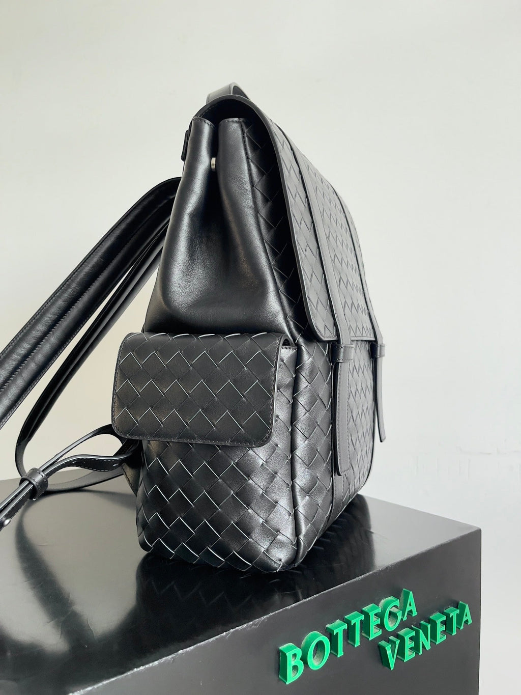 SCHULRUCKSACK 39 AUS SCHWARZEM LAMMLEDER