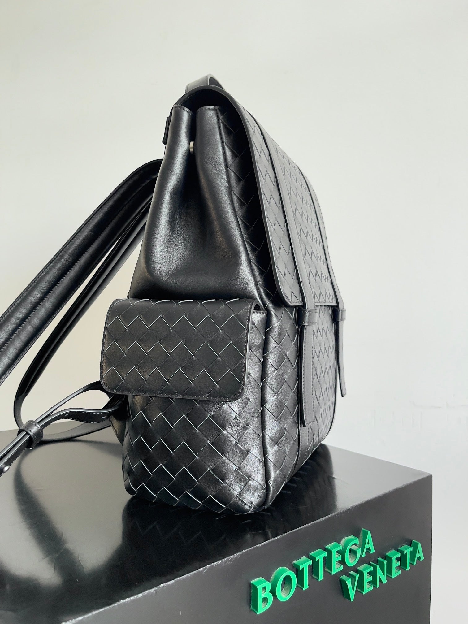 SCHULRUCKSACK 39 AUS SCHWARZEM LAMMLEDER