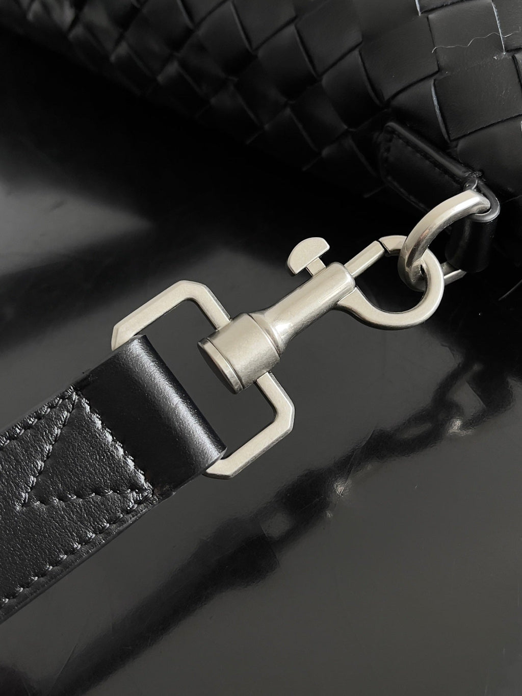 BOTTEGA VENETA 25S ANDIAMO GROßES INTRECCIATO 39 AUS SCHWARZEM KALBSLEDER