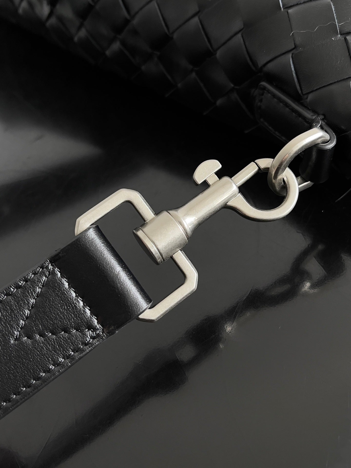 BOTTEGA VENETA 25S ANDIAMO GROßES INTRECCIATO 39 AUS SCHWARZEM KALBSLEDER