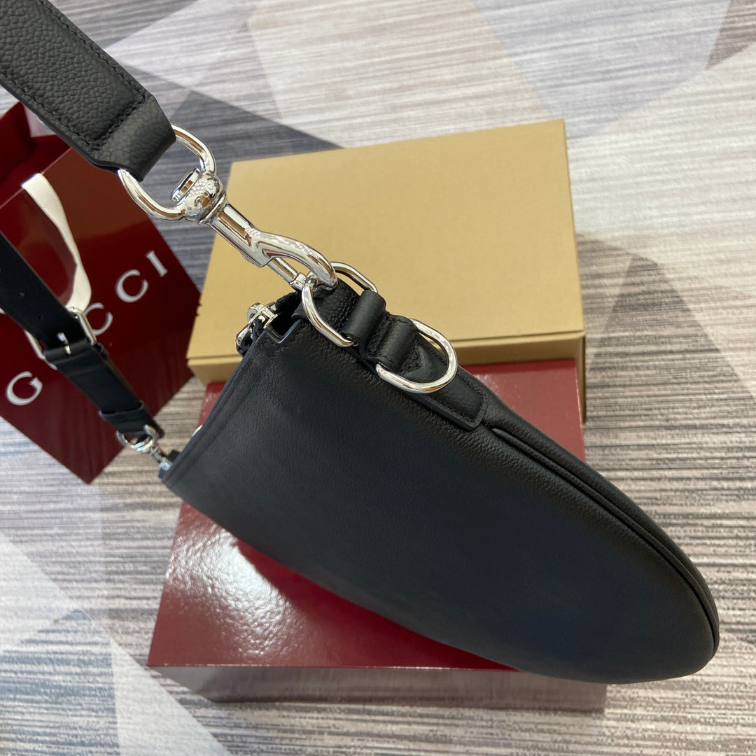 Schultertasche 40 Zoll, schwarzes Kalbsleder, silberne Beschläge