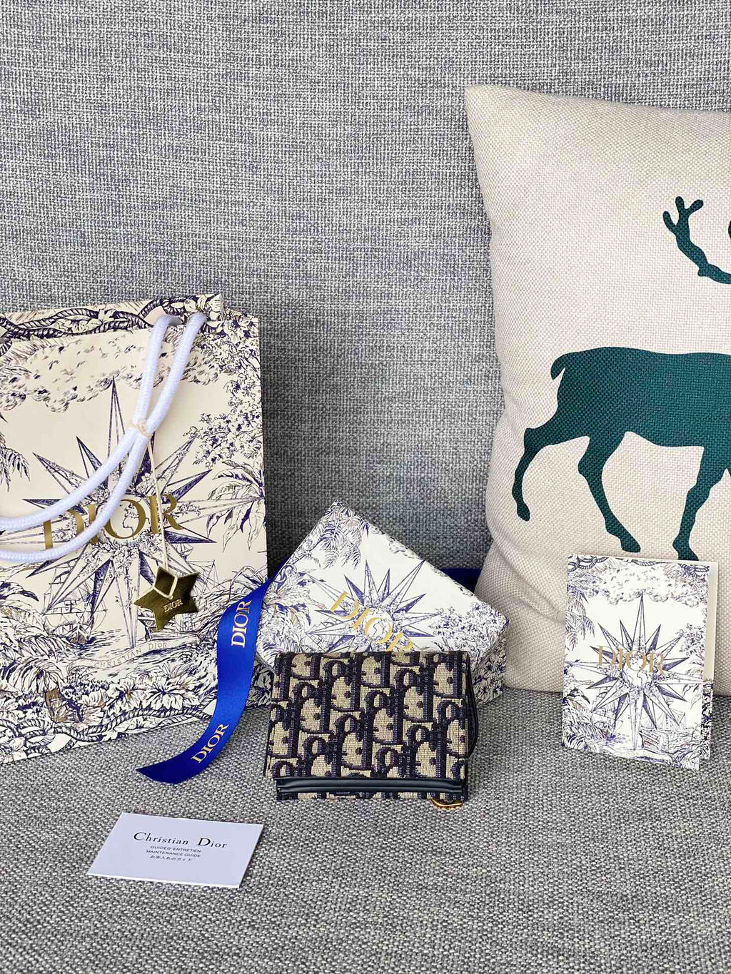 SADDLE LOTUS GELDBÖRSE 11 IN SCHWARZ MONOGRAMM SCHRÄGJACQUARD