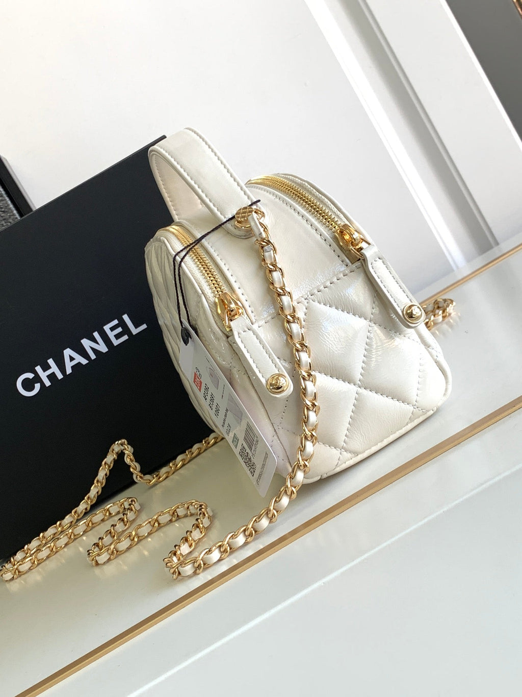 CC CLASSIC MINI 20 CLUTCH WITH STRAP IN GLOSSY WHITE CALFSKIN