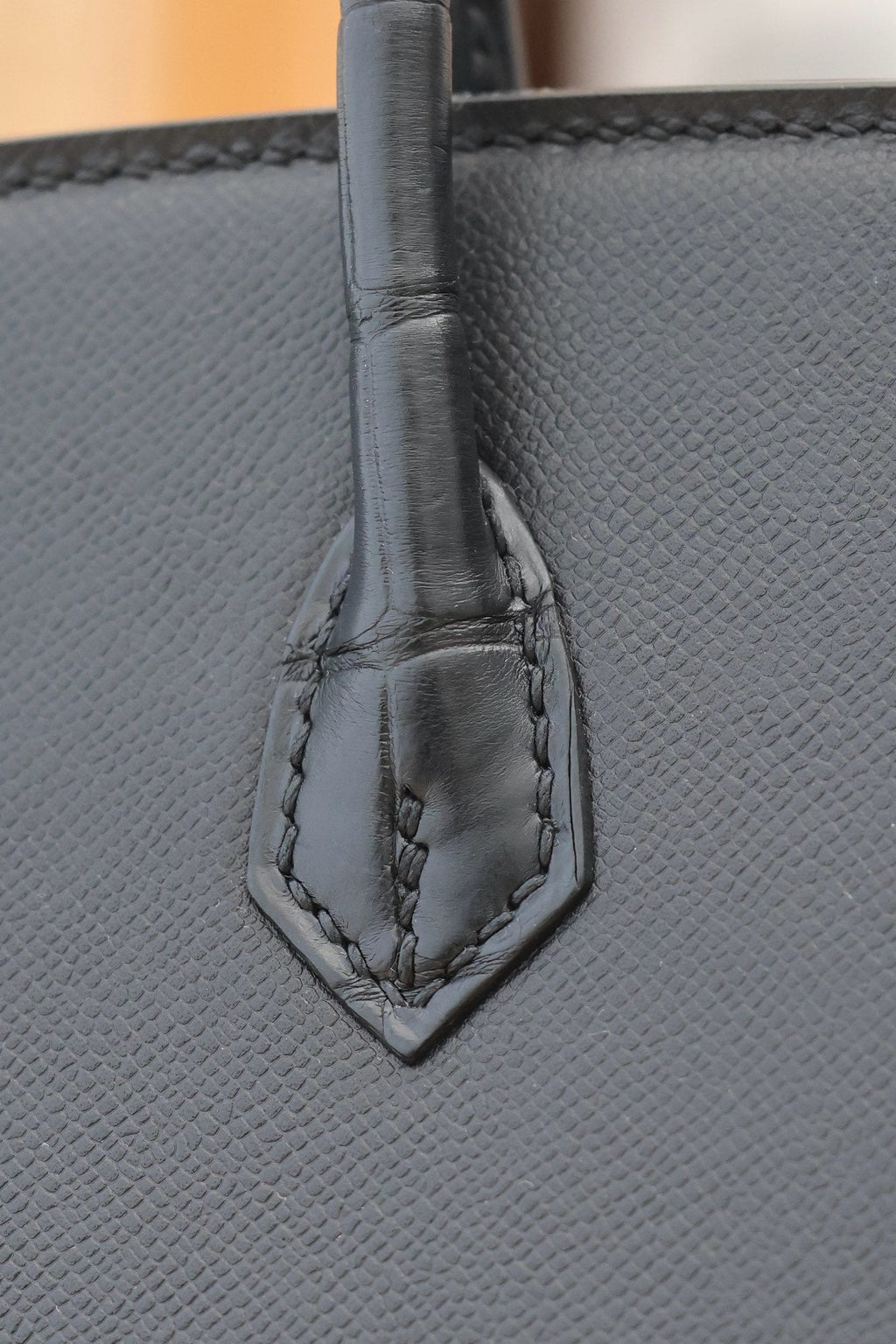 BIRKIN FAUBOURG TOUCH 20 IN SCHWARZEM KALBSLEDER MIT SILBERNEN BESCHLÄGEN (AUF BESTELLUNG GEFERTIGT)