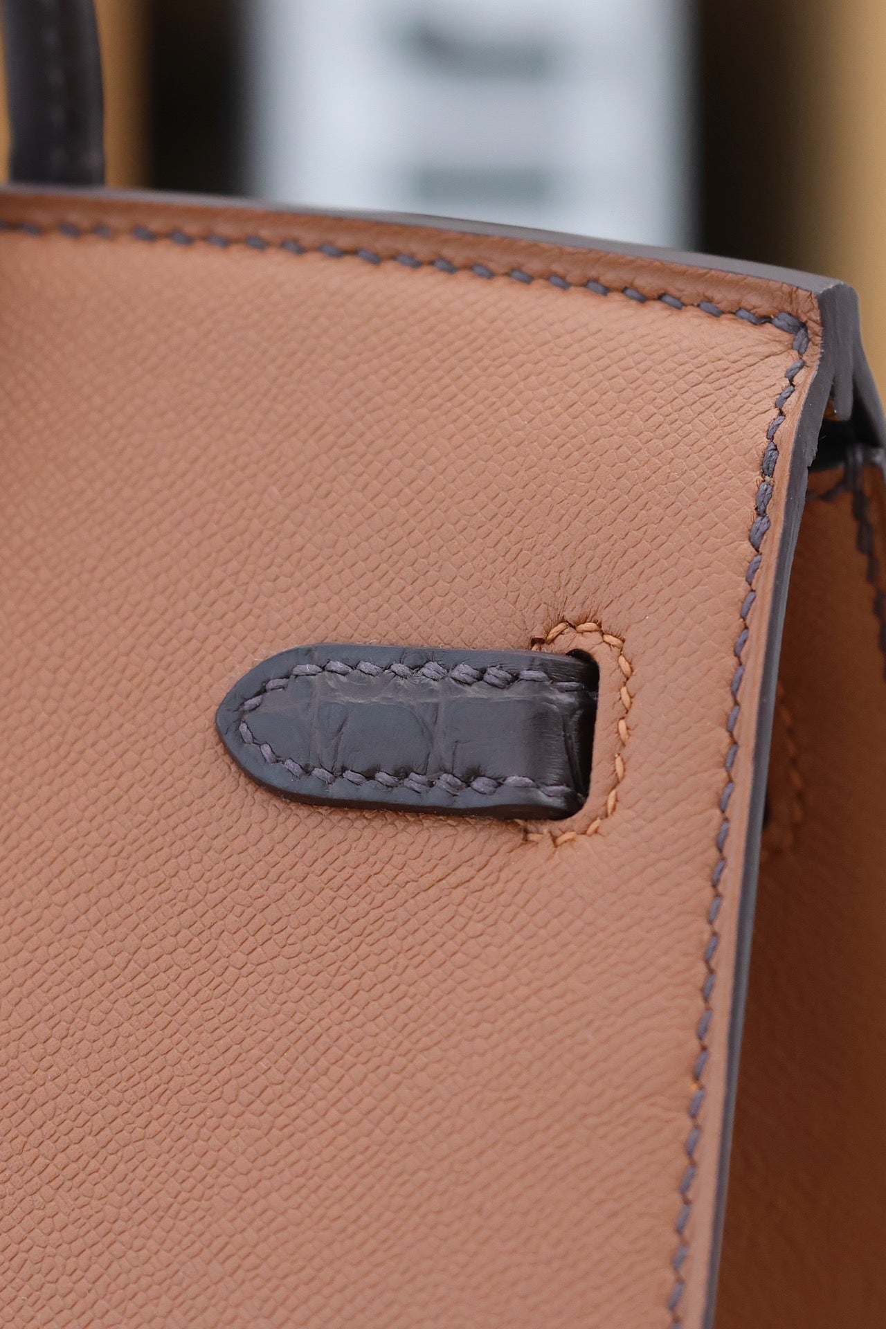 BIRKIN FAUBOURG TOUCH 20 IN SCHOKOLADENMIX BRONZEBRAUNES KALBSLEDER MIT SILBERNEN BESCHLÄGEN (AUF BESTELLUNG GEFERTIGT)