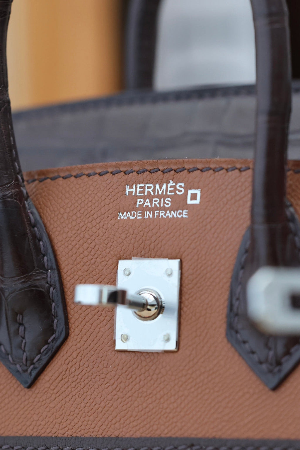 BIRKIN FAUBOURG TOUCH 20 IN SCHOKOLADENMIX BRONZEBRAUNES KALBSLEDER MIT SILBERNEN BESCHLÄGEN (AUF BESTELLUNG GEFERTIGT)