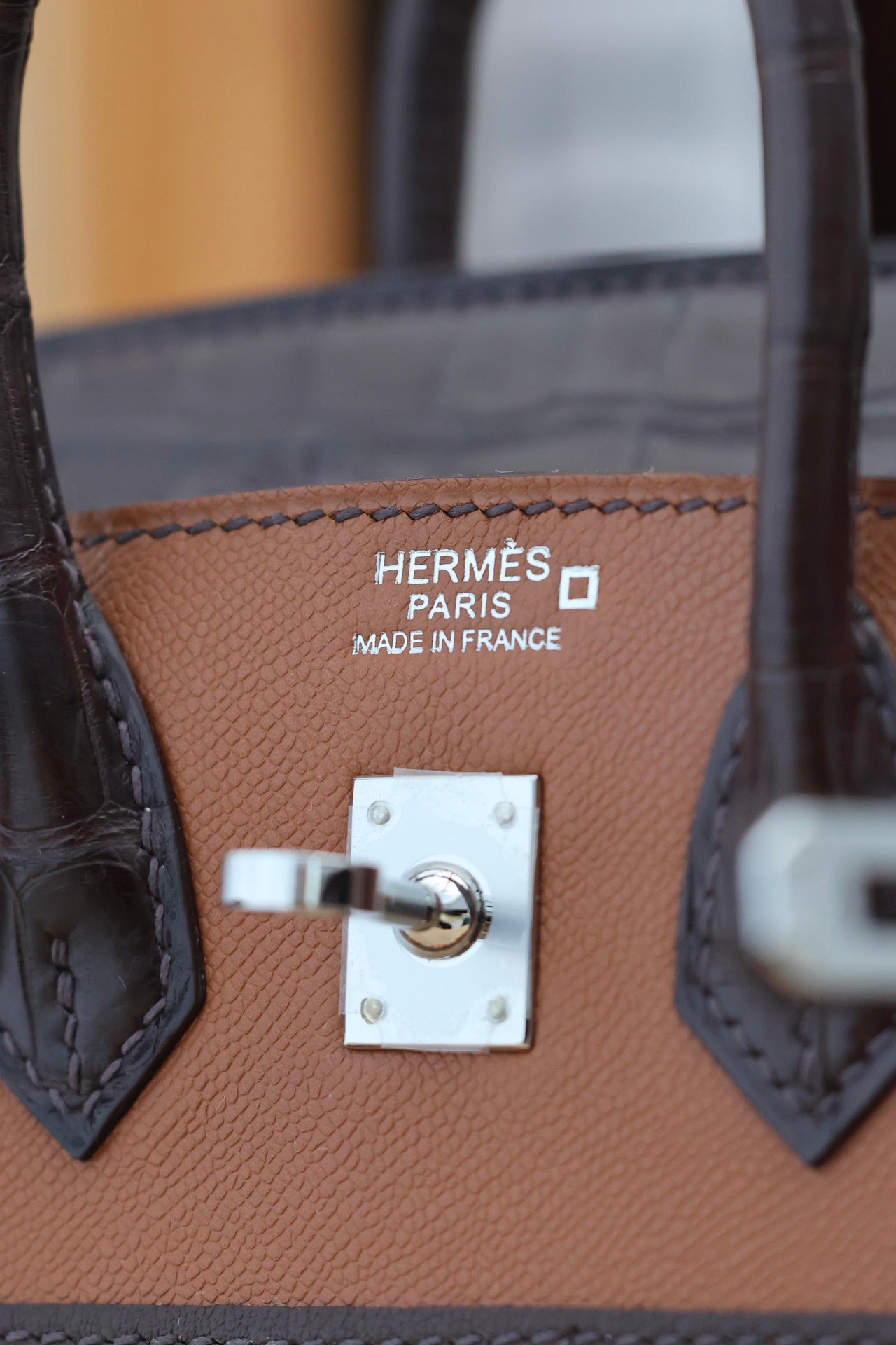 BIRKIN FAUBOURG TOUCH 20 IN SCHOKOLADENMIX BRONZEBRAUNES KALBSLEDER MIT SILBERNEN BESCHLÄGEN (AUF BESTELLUNG GEFERTIGT)