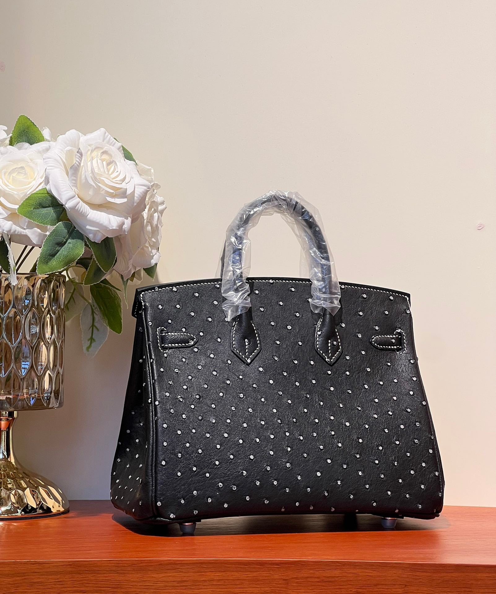 KELLY SELLIER 25 BAG IN BLACK OSTRICH LEATHER WITH WHITE RHINSTONES (MADE-TO-ODER)