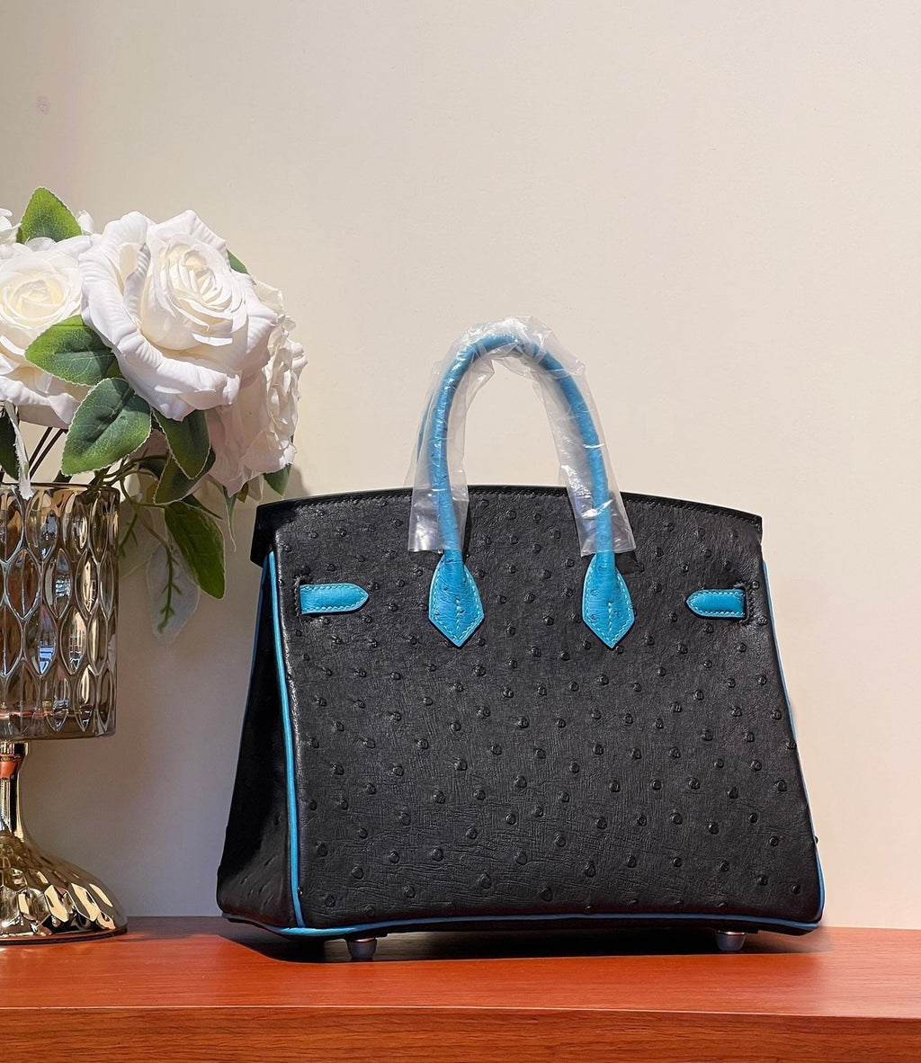 KELLY SELLIER 25 TASCHE IN SCHWARZ-MODUS OCEAN BLUE STRAUSCHENLEDER (AUF BESTELLUNG GEFERTIGT)