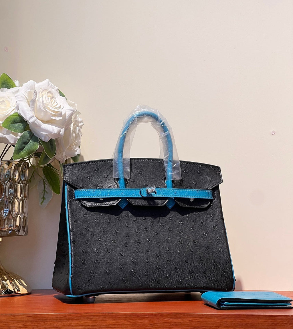 KELLY SELLIER 25 TASCHE IN SCHWARZ-MODUS OCEAN BLUE STRAUSCHENLEDER (AUF BESTELLUNG GEFERTIGT)