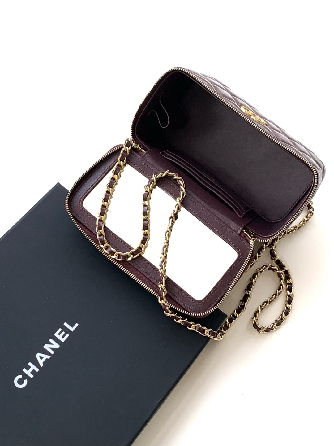 Kleiner Kosmetikkoffer mit Griff, 17 Zoll, weinrotes Lammleder, goldene Beschläge