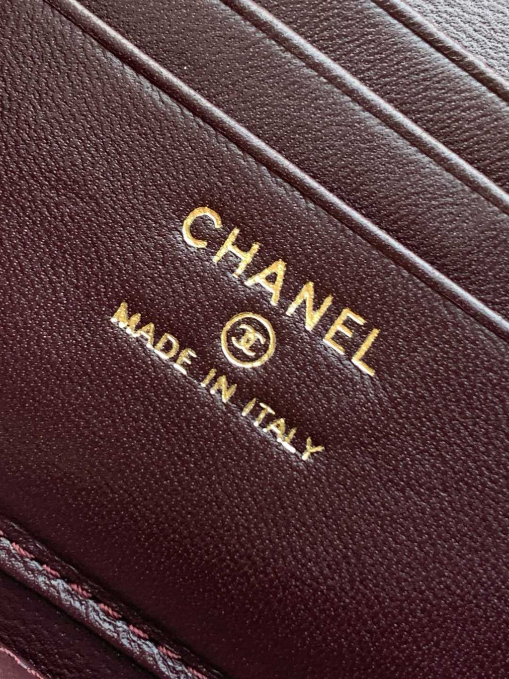 Kleiner Kosmetikkoffer mit Griff, 17 Zoll, weinrotes Lammleder, goldene Beschläge