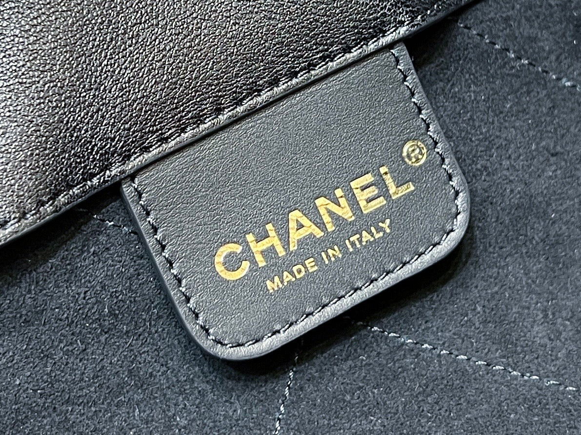 QUILTED SMALL HOBO BAG 27 IN BLACK LAMBSKIN GOLD HARDWARE