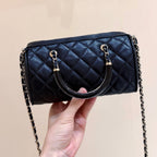 BOSTON MATELASSE CAVIAR SCHULTERHANDTASCHEN 18 IN SCHWARZEM LAMMLEDER