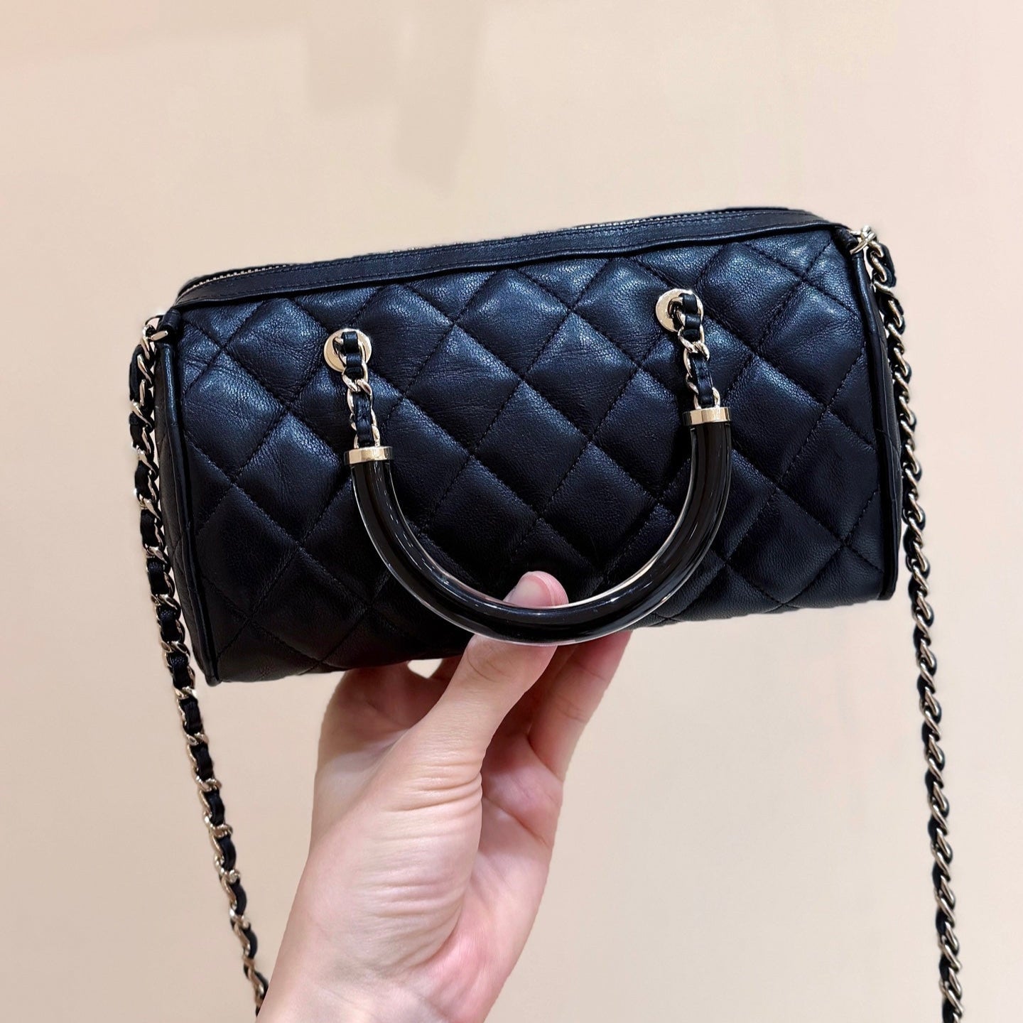 BOSTON MATELASSE CAVIAR SCHULTERHANDTASCHEN 18 IN SCHWARZEM LAMMLEDER