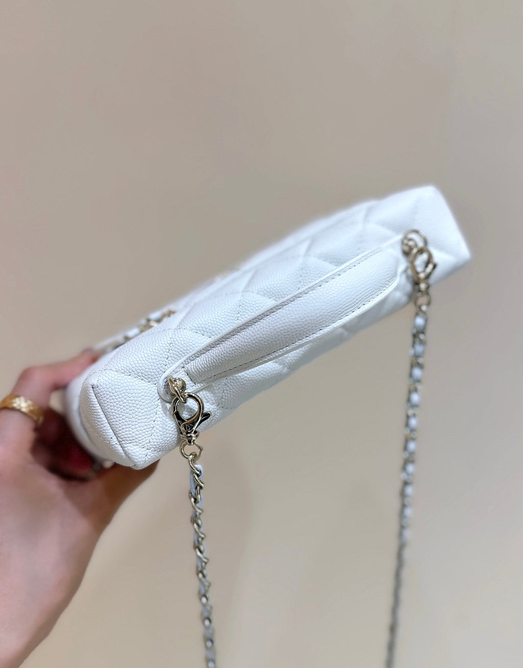 STRASS VANITY QUILTED CASE 19 IN WHITE CALFSKIN WITH GOLD METALLIC