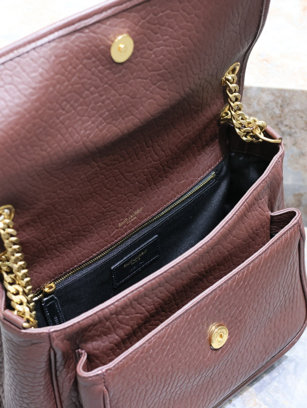 NIKI MEDIUM 28 IN Kastanienbraunes Elefantenmuster Lammleder Goldbeschläge