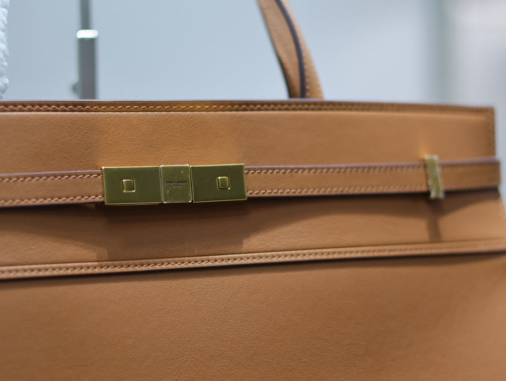 MANHATTAN EINKAUFSTASCHE 40 IN TAWNY BROWN GLATTEM LAMMLEDER GOLDENE SCHNALLE