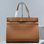 MANHATTAN EINKAUFSTASCHE 40 IN TAWNY BROWN GLATTEM LAMMLEDER GOLDENE SCHNALLE
