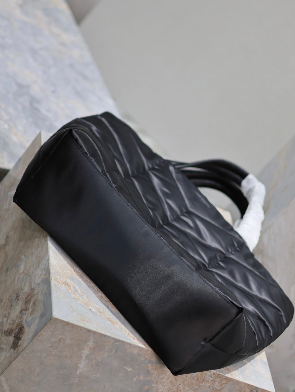 Große Tragetasche von PUFFER, 57 Zoll, schwarze Seide