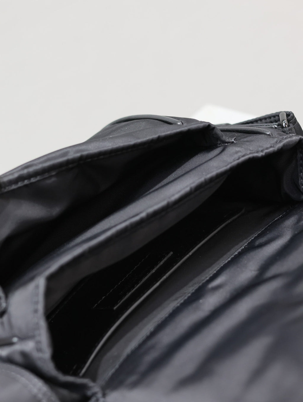 NIKI BABY 22 IN SCHWARZEM NYLON