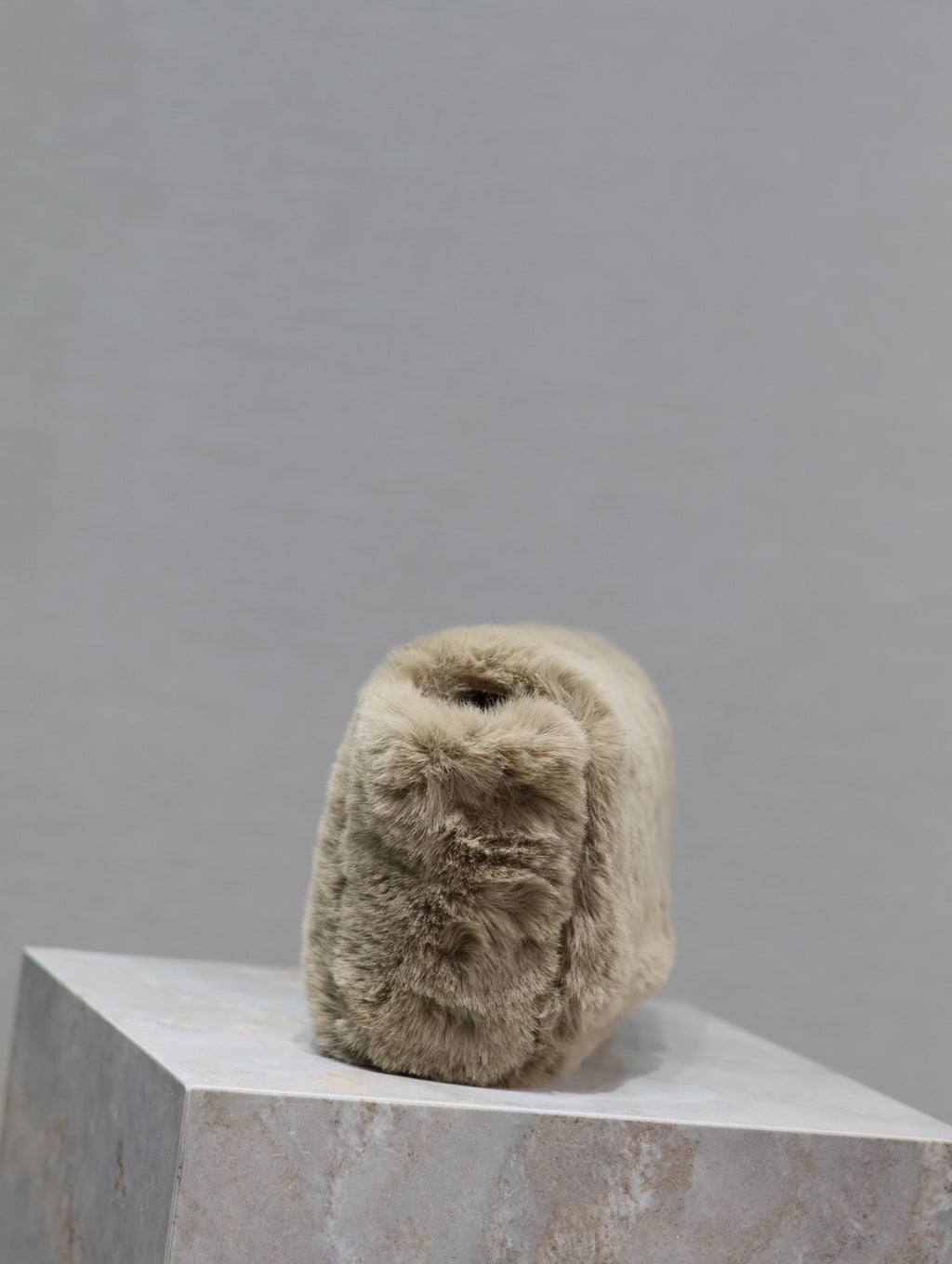 KATE KLEINE TASCHE 22 IN ECRU BEIGE KANINCHENFELL GOLDENE KETTE