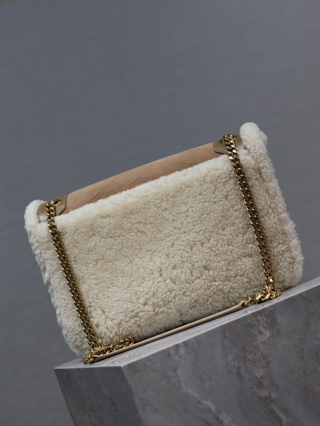 NIKI MEDIUM 28 IN CAMEL SUEDE UND WEISSEM LAMMFLEISCH