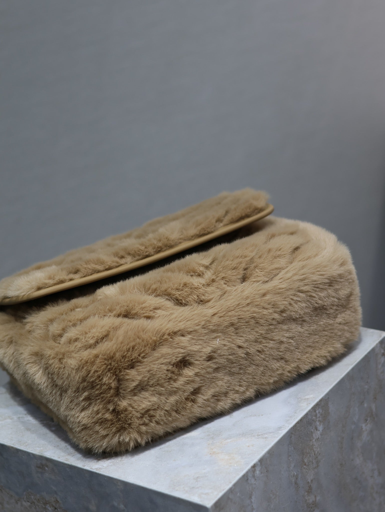 NIKI MEDIUM 28 IN DUNKELBEIGE KANINCHENFELL