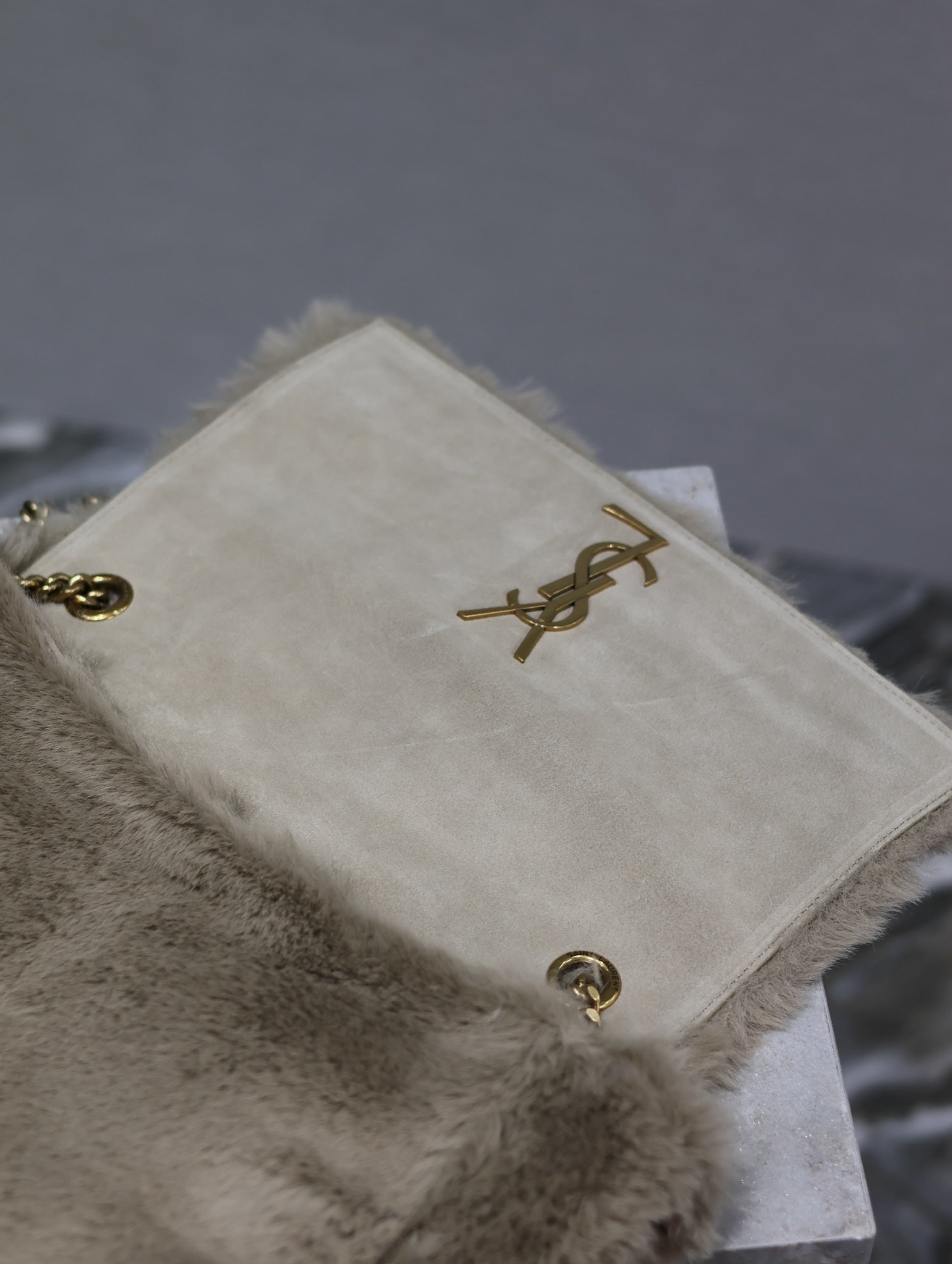 KATE Klapptasche 28 Zoll ECRU BEIGE Kaninchenfell Goldkette