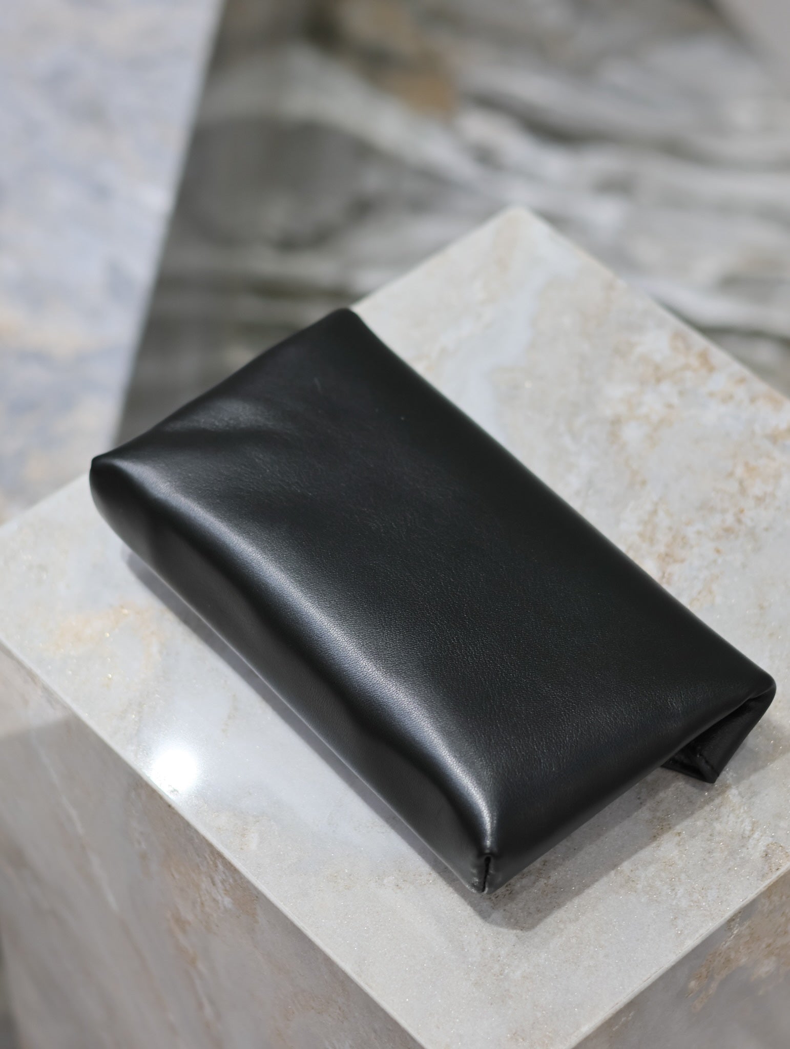 ENVELOPE CLUTCH 21 IN BLACK CALFSKIN