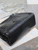 NIKI EINKAUFSTASCHE 39 IN SCHWARZEM, KNITTERTEM KALBSLEDER, SILBERNE BESCHLÄGE