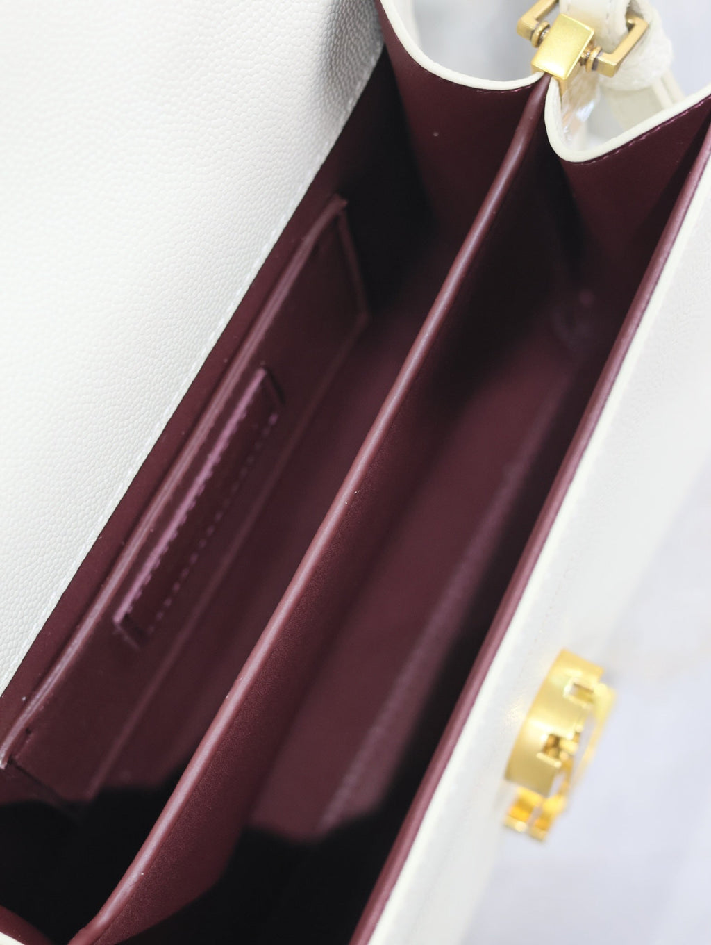 CASSANDRA MINI-HANDTASCHEN 20 ZOLL WEISSES KALBSLEDER GOLDENE BESCHLÄGE