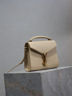 CASSANDRA MINI-HANDTASCHEN 20 IN BEIGE KALBSLEDER GOLDENE BESCHLÄGE
