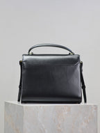 CASSANDRA Henkeltasche, 61 cm, schwarz, glattes Lammleder, goldene Beschläge