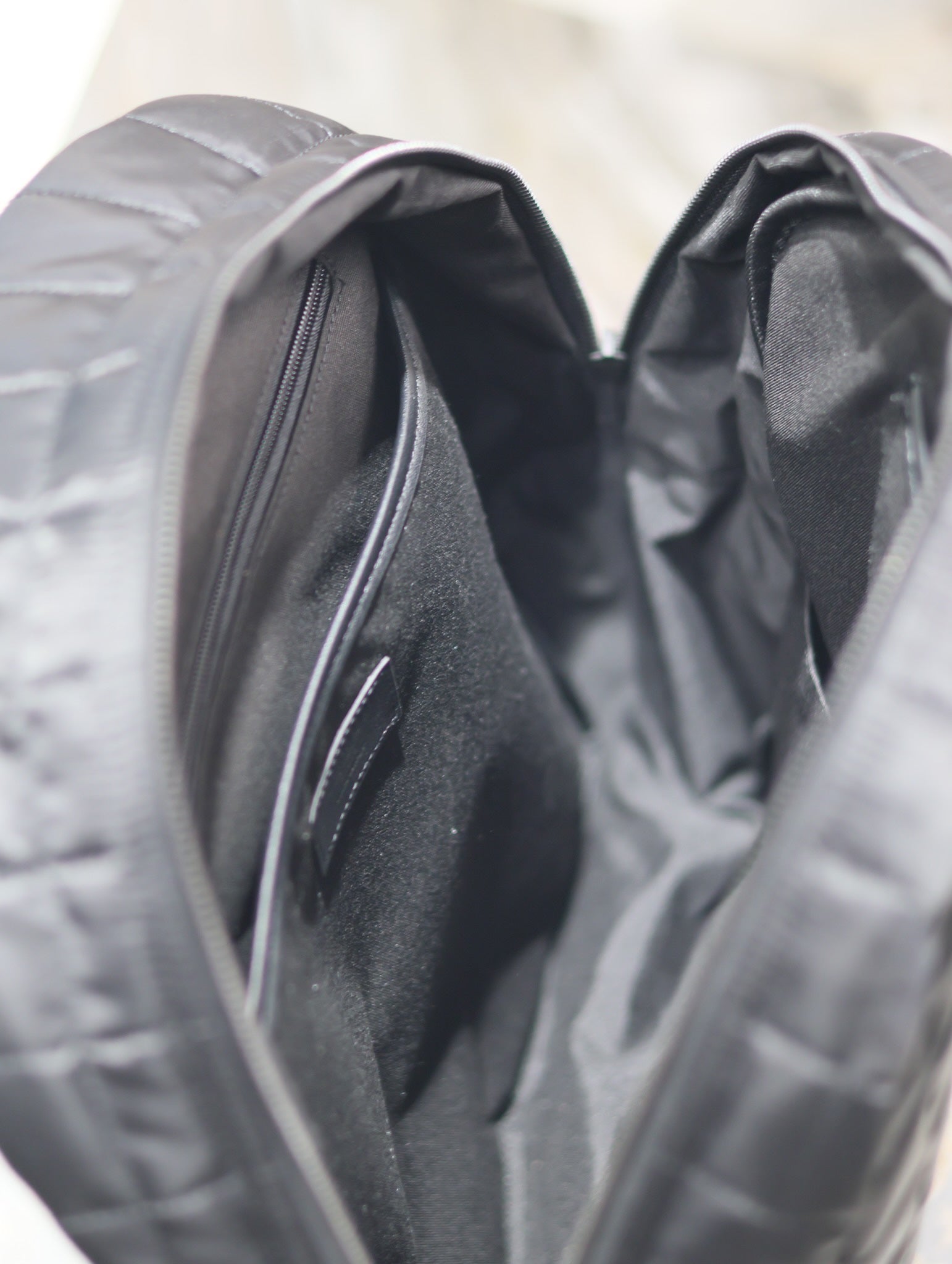 RUCKSACK 37 IN SCHWARZ-KARIERTES NYLON