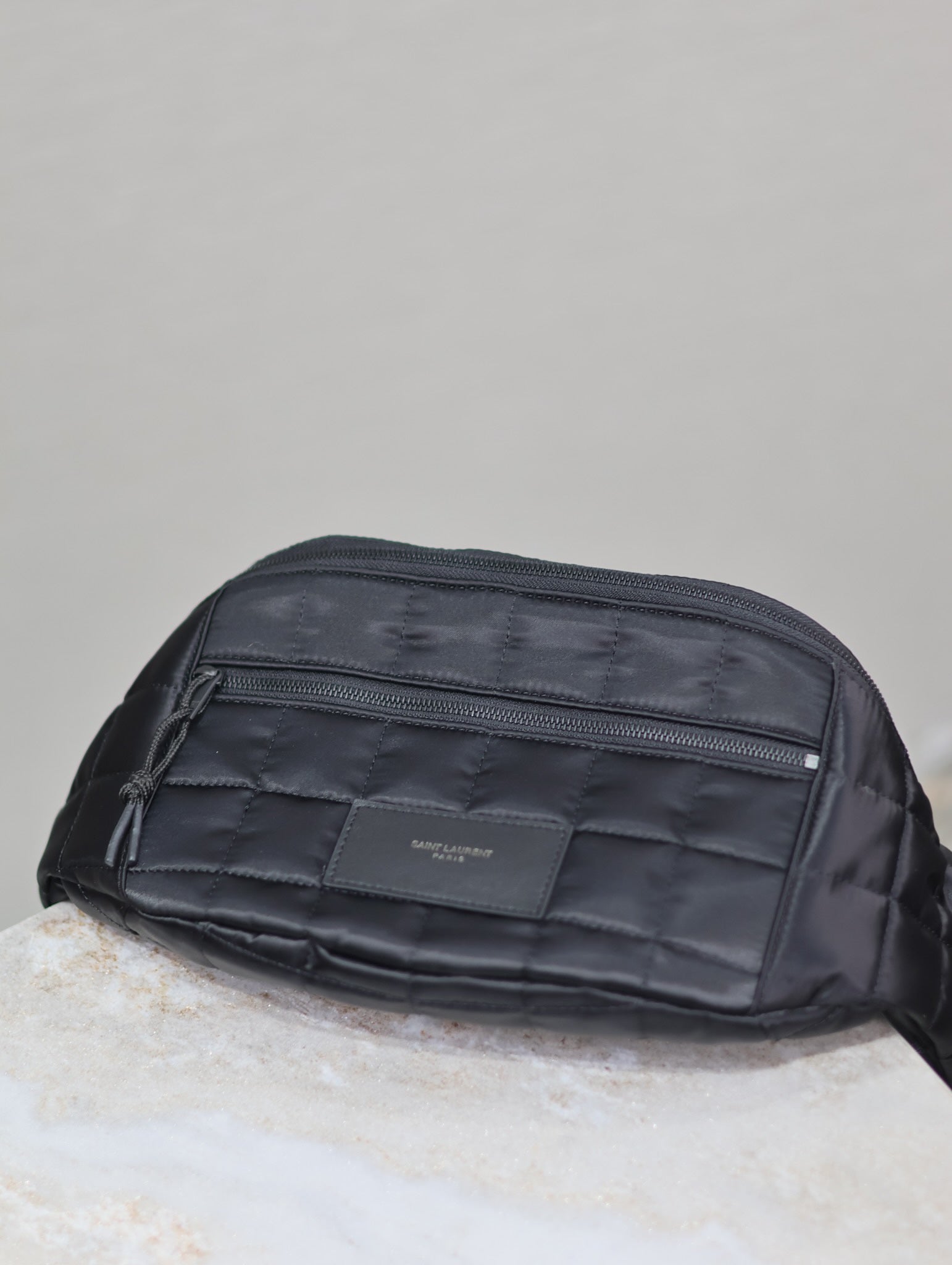 Umhängetasche 24 Zoll, schwarz kariert, Nylon