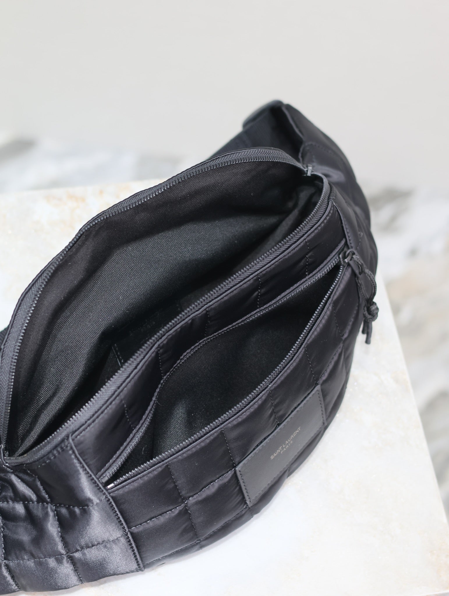 Umhängetasche 24 Zoll, schwarz kariert, Nylon