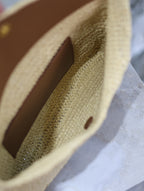 ENVELOPE CLUTCH 29 IN BEIGE RAFFIA