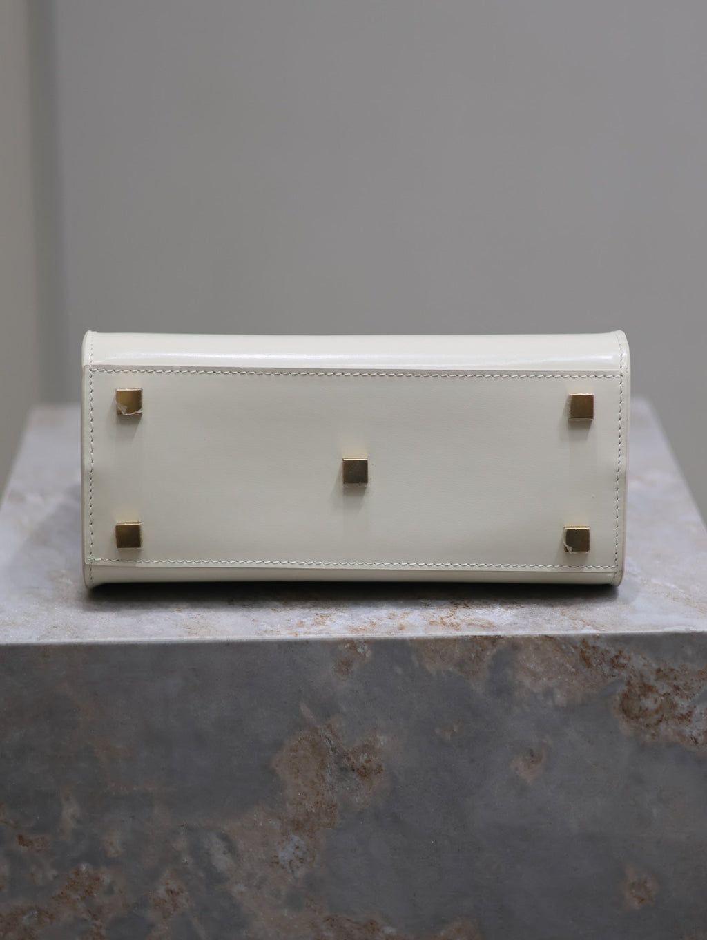 MANHATTAN KLEINE HANDTASCHE 21 ZOLL WEISSES KALBSLEDER GOLDENE BESCHLÄGE